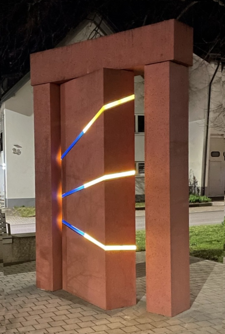 Das