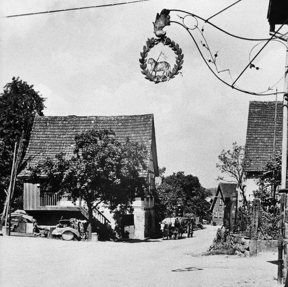 Das erste Rathaus um 1955 Das erste Rathaus um 1955